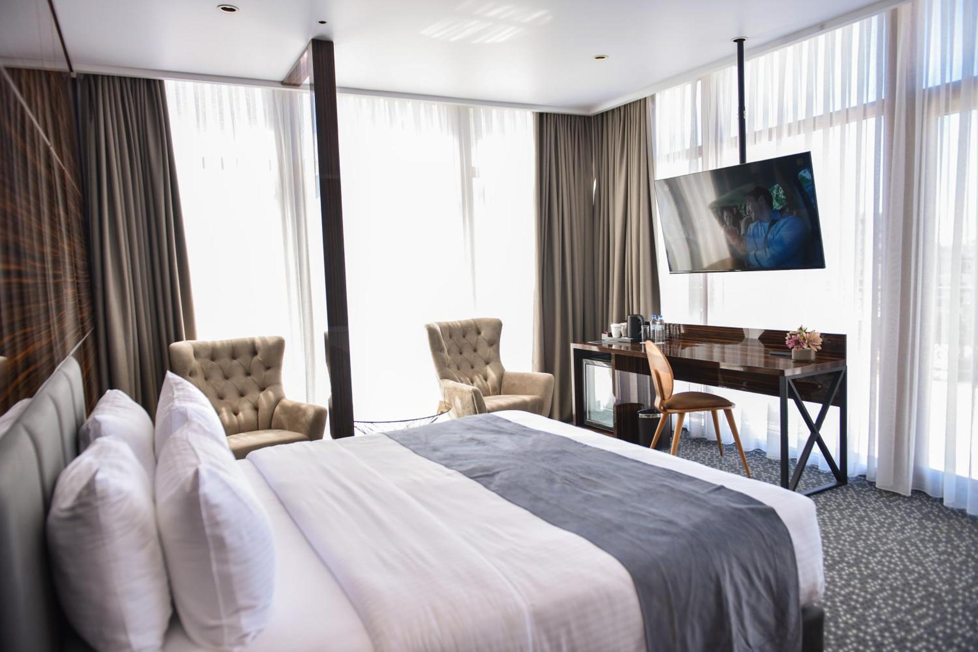 Hotel Monarch Batumi Eksteriør bilde
